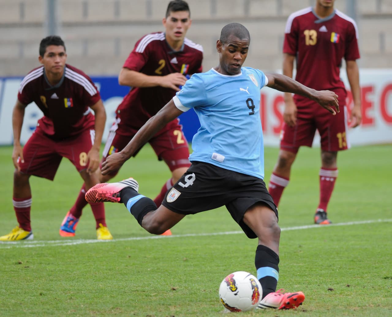 Diego Rolán debutó en la Selección Sub-20 de Uruguay en el 2011.