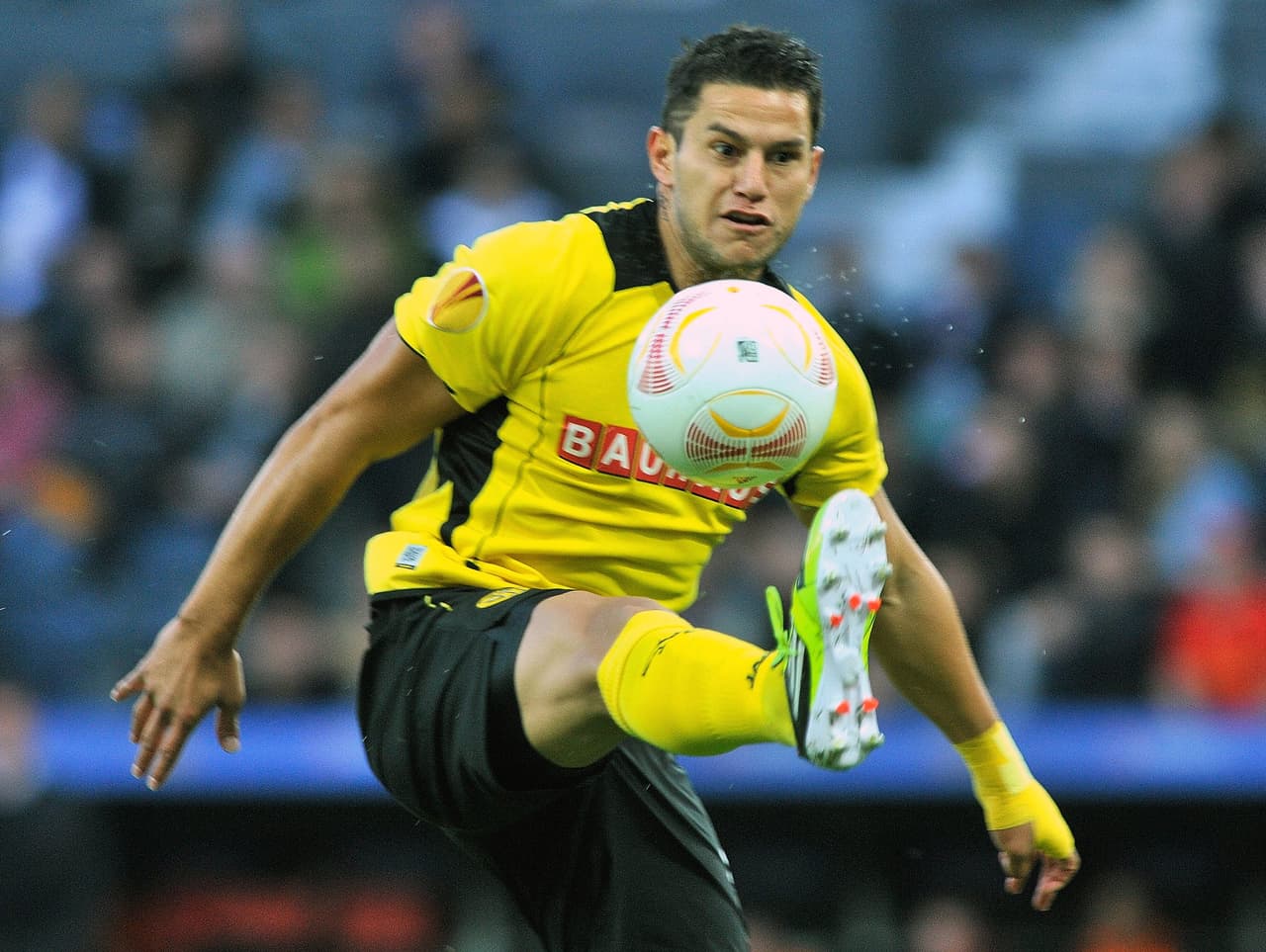 Esa misma cifra constituye al ariete del Ausburgo alemán Raúl Bobadilla en el más caro de la selección paraguaya, que busca en el torneo de Chile una renovación generacional.