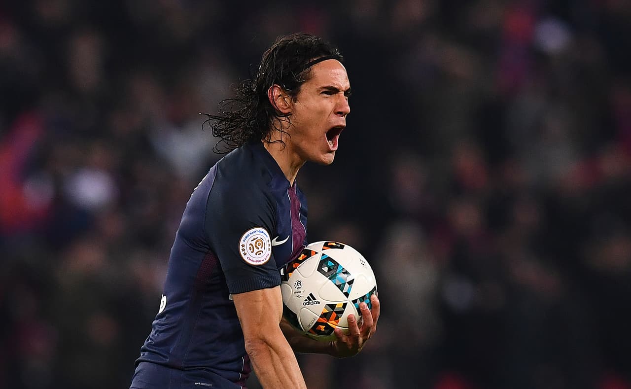 Cavani lleva cuatro años en el club y en todas sus presencias hasta ahora ha salido campeón. Tras la salida de Zlatan Ibrahimovic es el líder del PSG y uno de los grandes de la Liga de Francia.