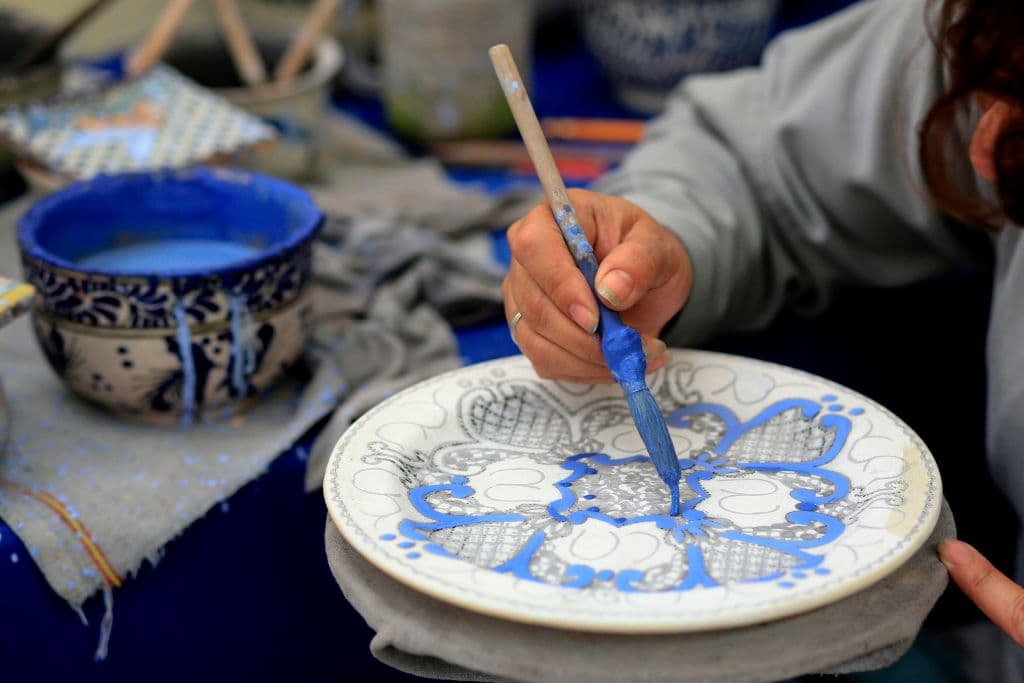 La Talavera reúne una milenaria tradición artística que la hace una de las artesanías más queridas en México.