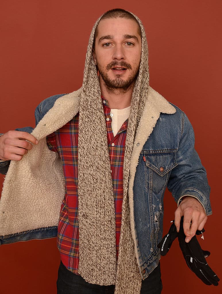 Por otra parte, las hormonas están en plena revolución, las navajas se esgrimen con cualquier pretexto y las drogas o te llevan a la cárcel o, lo que es peor, al cementerio.
<br>