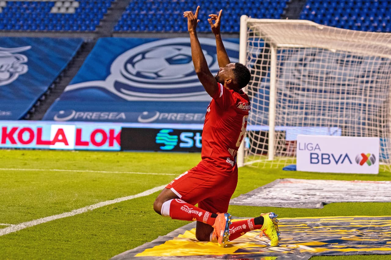 El gol cayó a los 20’ con un espectacular remate en el área chica.