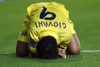 Giovani tuvo que dejar el campo apenas seis minutos después de haber entrado de cambio.