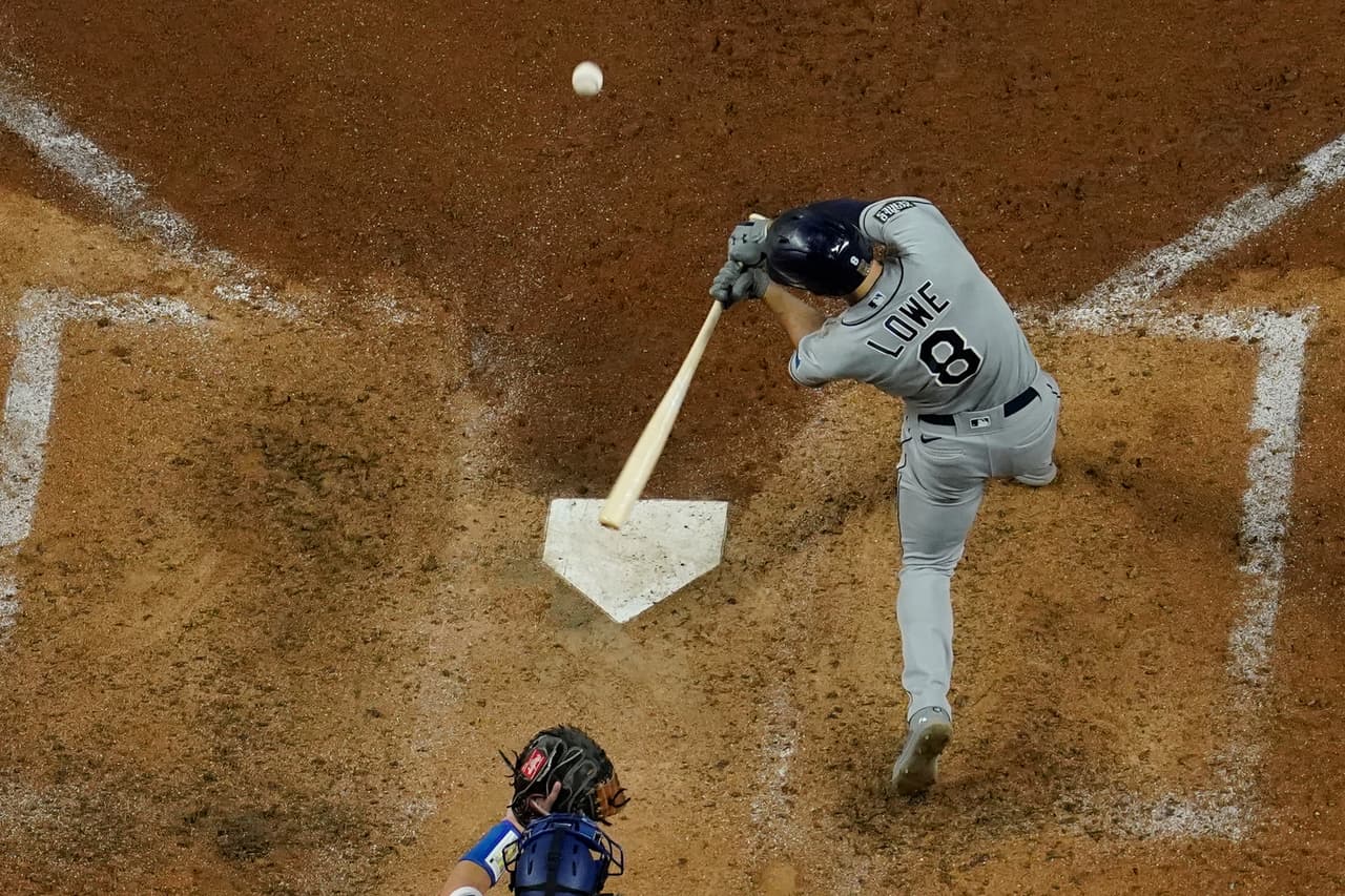 Blake Snell permitió dos carreras pero lanzó nueve ponches en la victoria 6-4 de los Tampa Bay Rays sobre Los Angeles Dodgers.