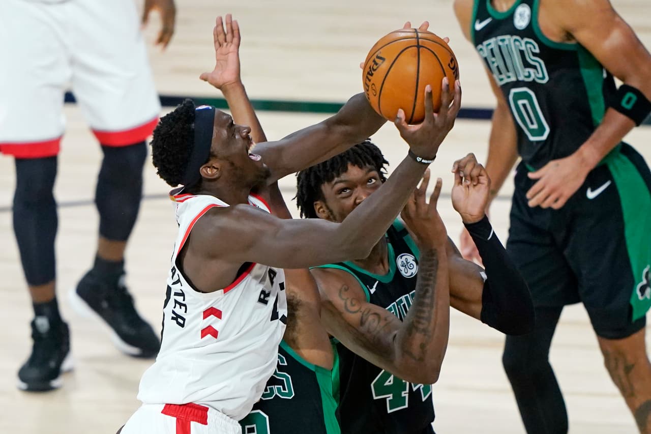 Boston Celtics pegan primero y con un marcador de 112-94 sobre los Raptors, los celtics ponen la serie 1-0.