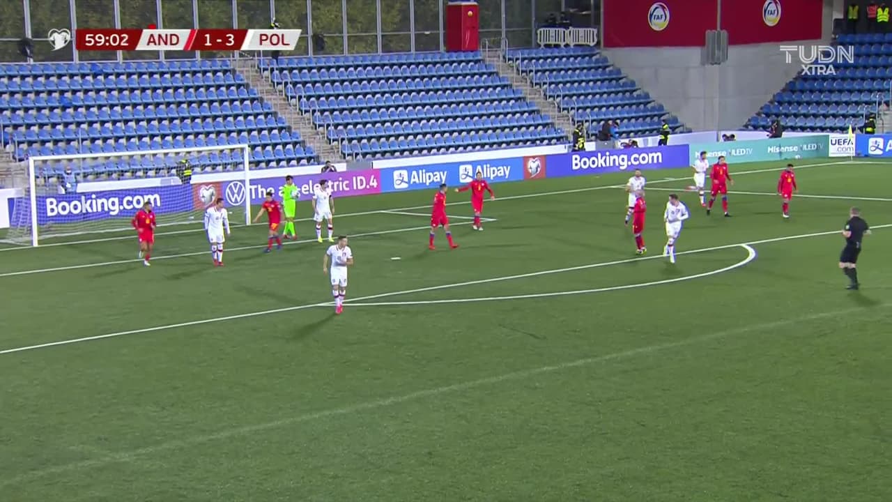 ¡TIRO ATAJADO! disparo por Piotr Zielinski.