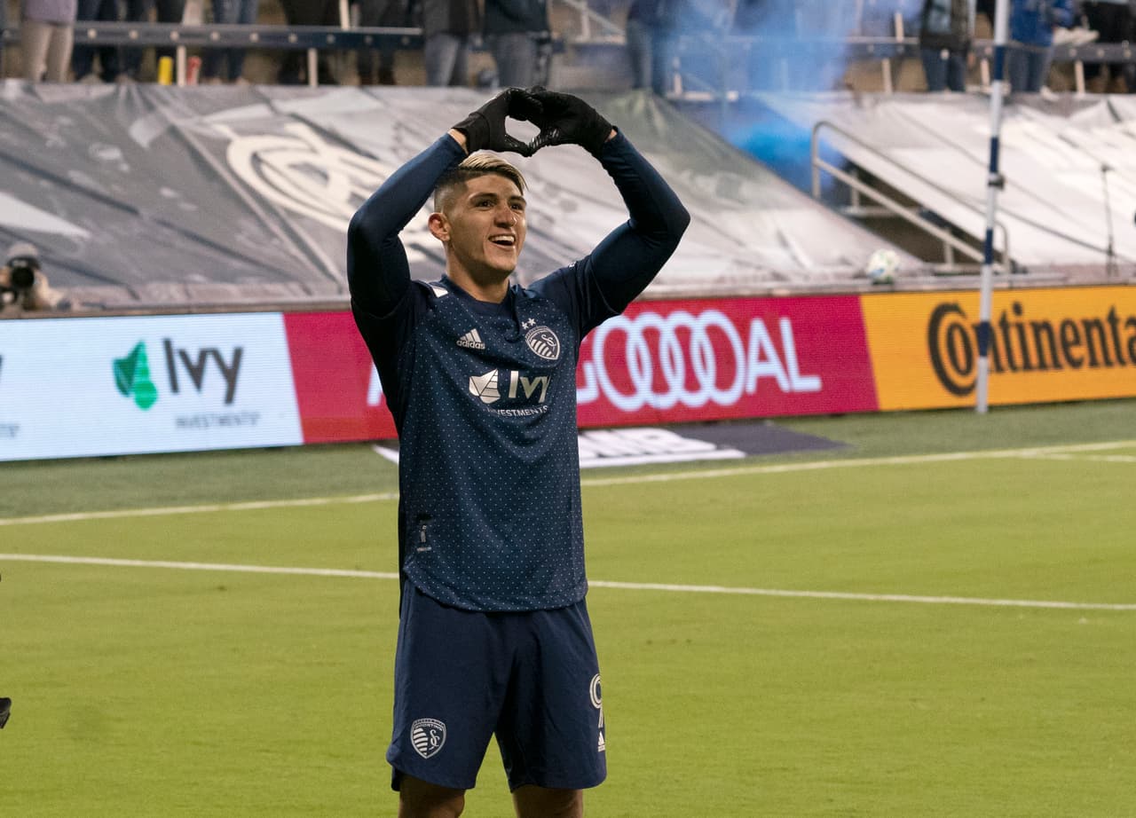 DELANTERO - Alan Pulido (Sporting Kansas City)