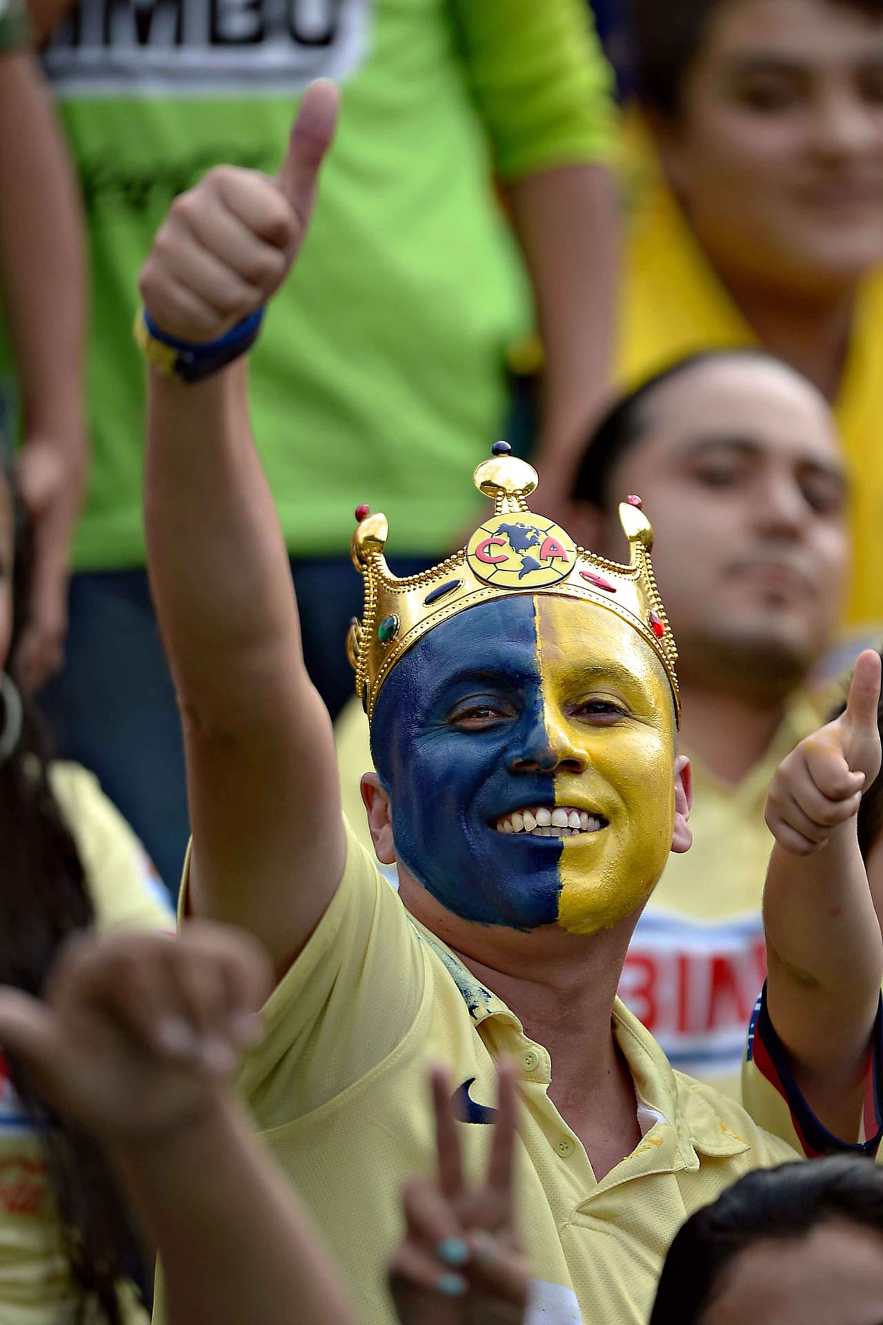 El colorido de la afición en la Jornada 11