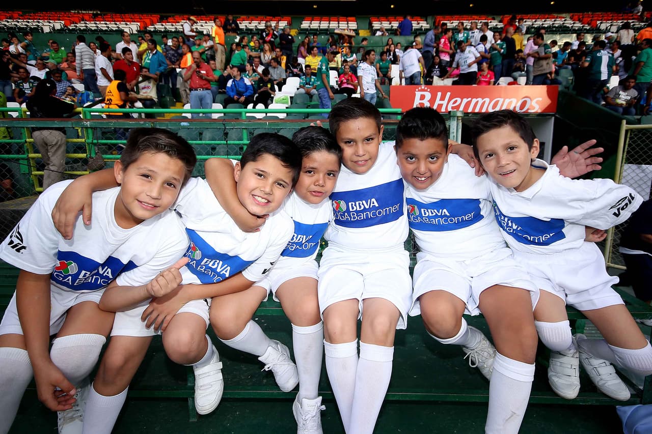El colorido de la afición en la Jornada 11