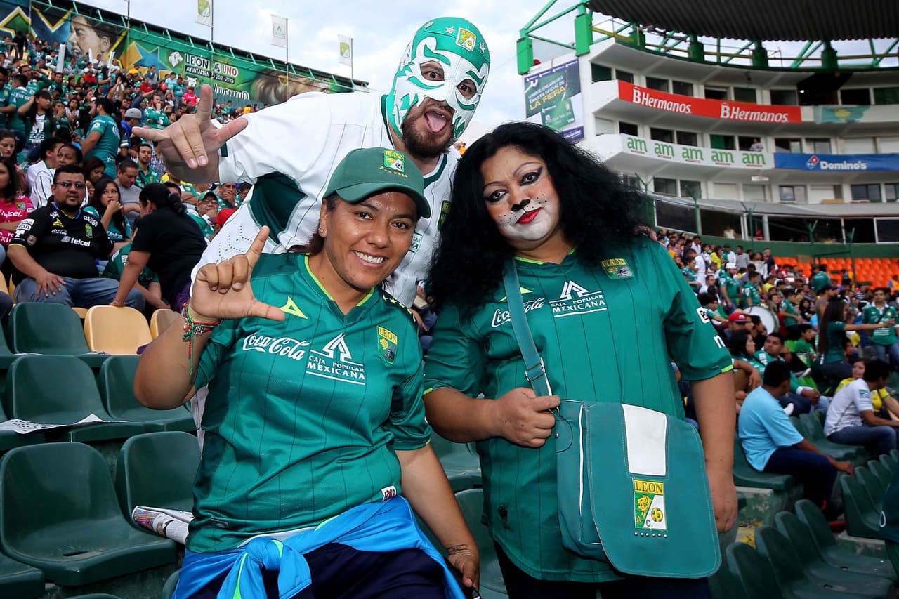 El colorido de la afición en la Jornada 11