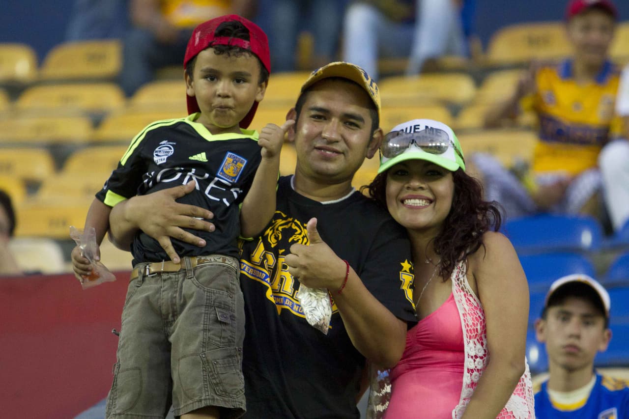 El colorido de la afición en la Jornada 11