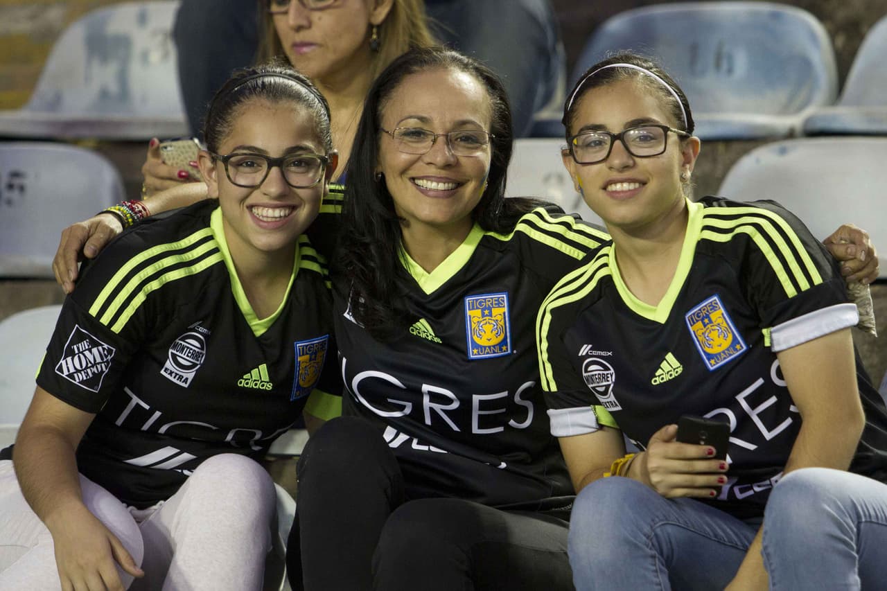 El colorido de la afición en la Jornada 11