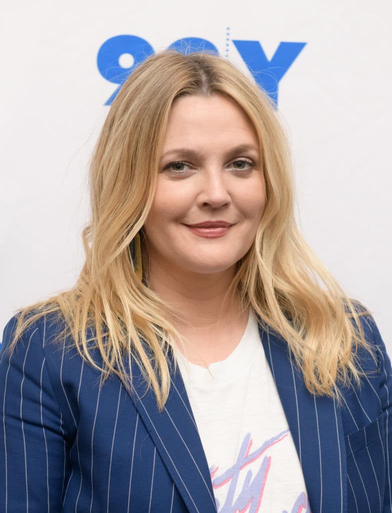 Cuando ella tenía seis años, su madre la enviaba a estrictas salas psiquiátricas.
<br>