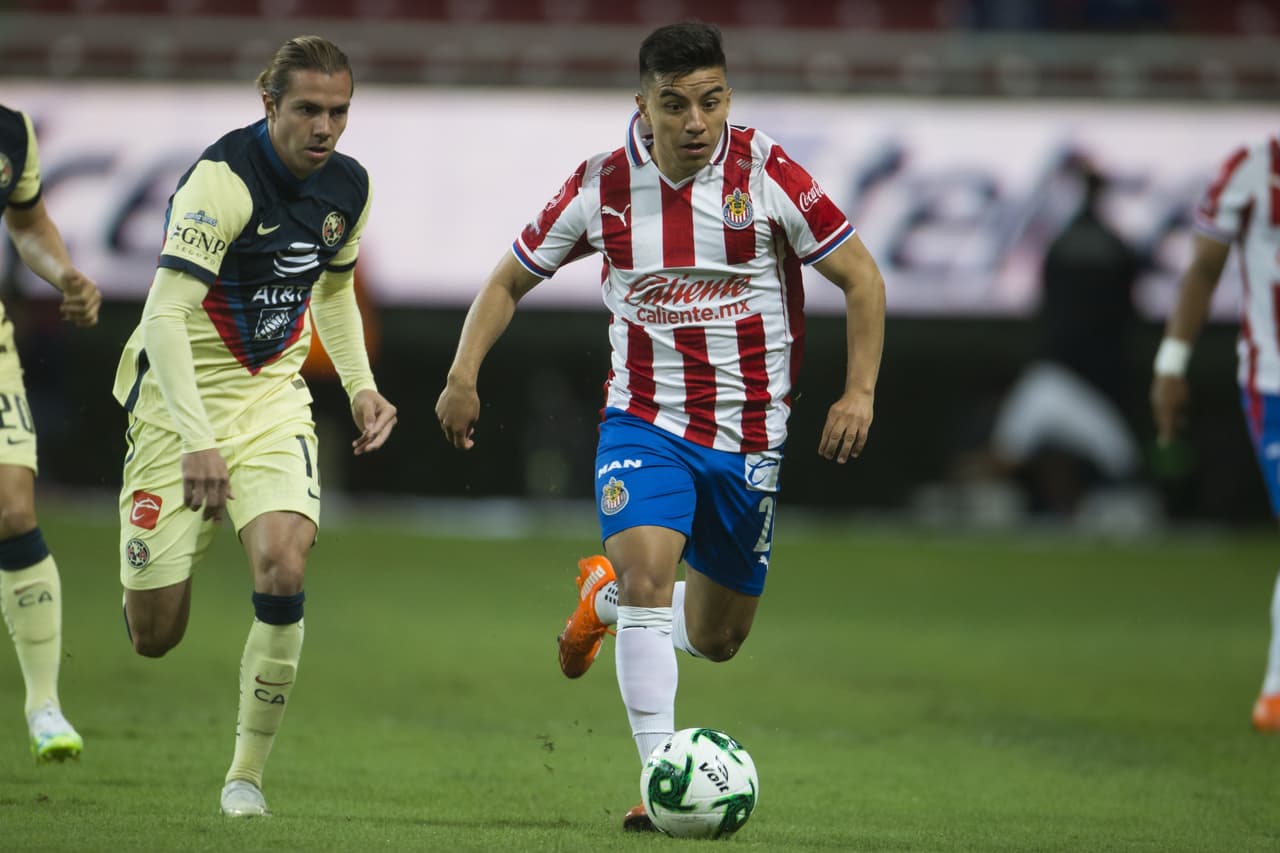 Cristian Calderón saca un potente disparo al minuto 81 y termina dándole la victoria 1-0 sobre las Águilas del América.