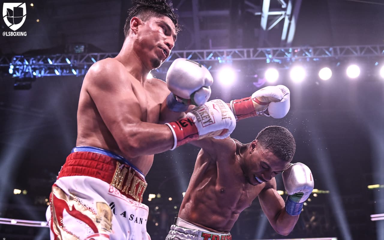 Durante toda la contienda, García no pudo ni supo cómo quitarse la letal izquierda de Spence Jr. Por momentos parecía una simple sesión de sparring para el monarca.