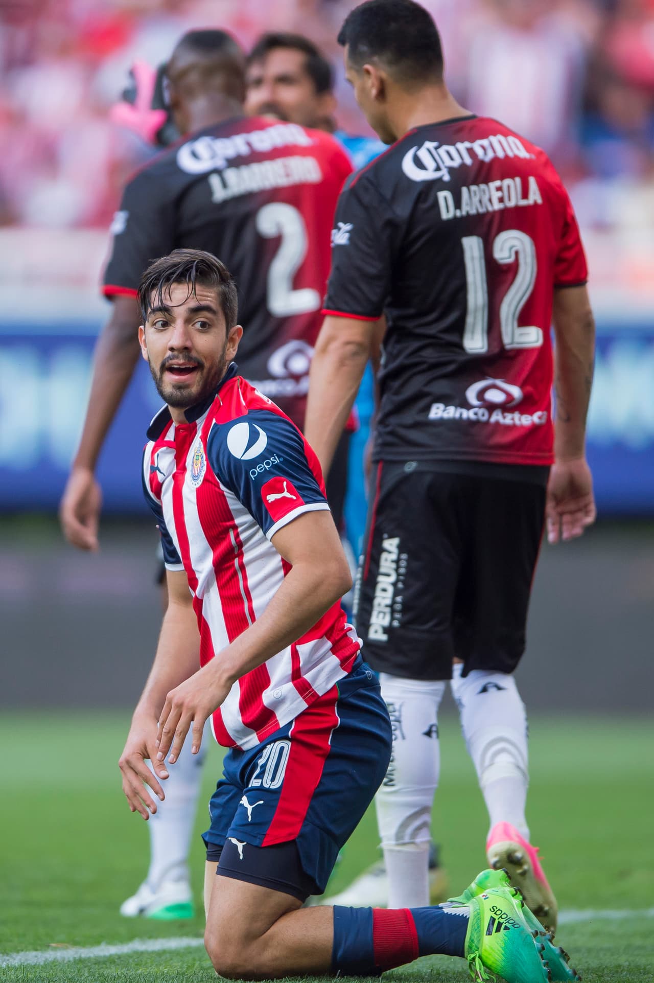 La diferencia era de sólo un gol y los jugadores de Chivas lo sabían. La presión fue agobiante hasta que llegó la recompensa.