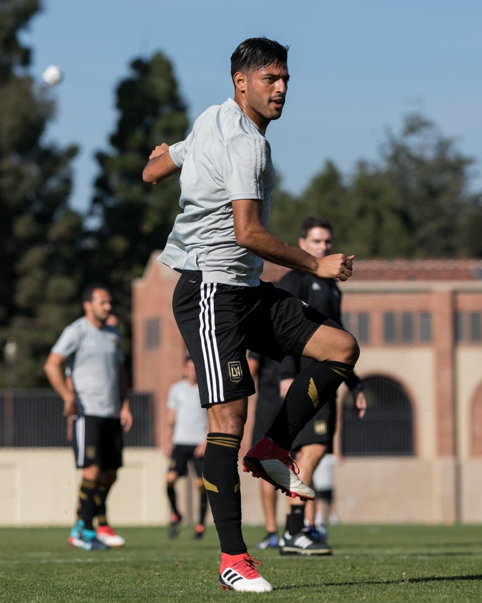Carlos Vela anota doblete, Yordy Reyna responde con la misma dosis en bravo empate 4-4 entre LAFC y Vancouver