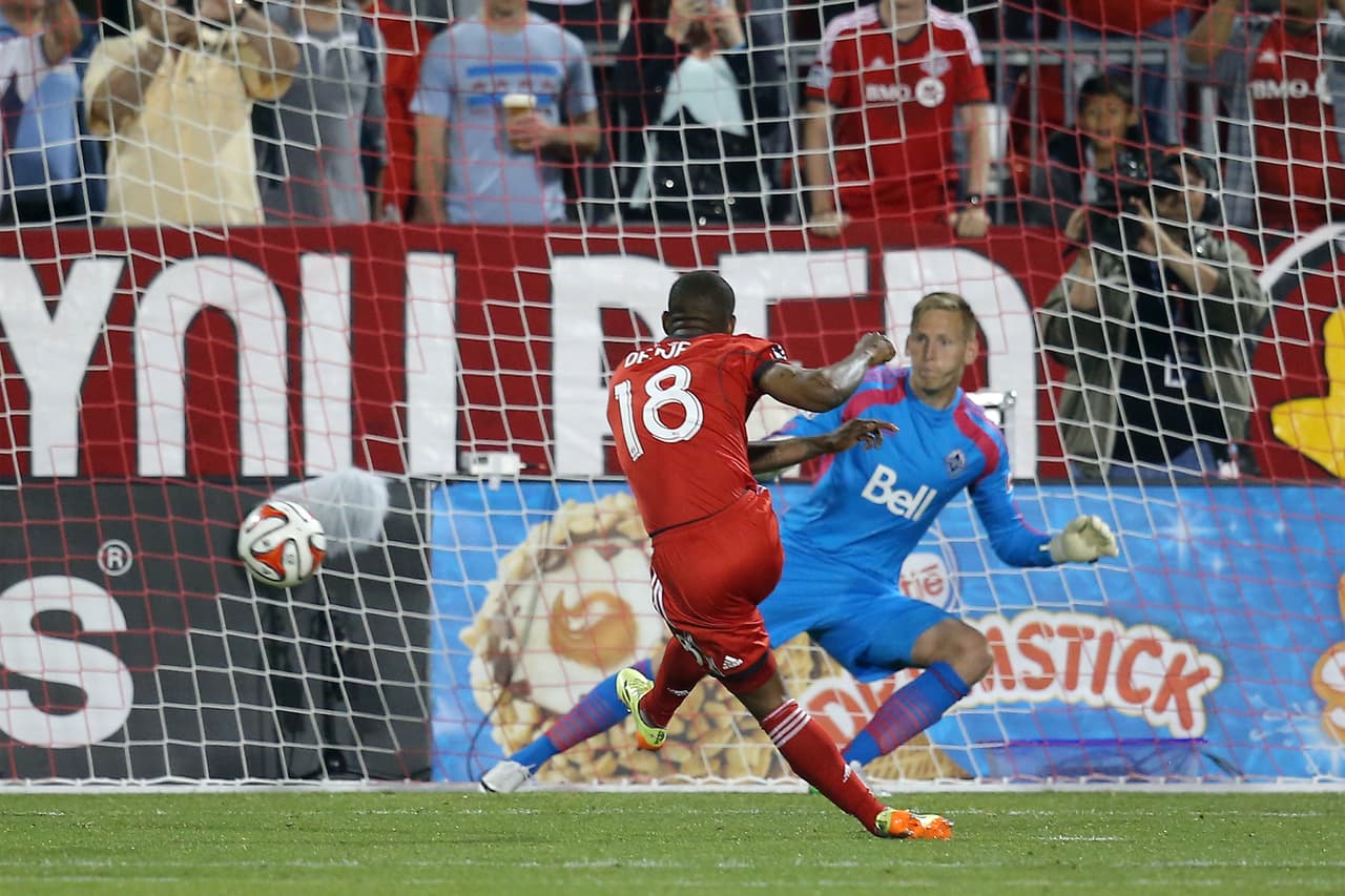 Defoe no estuvo mucho tiempo en Toronto, aunque brilló con 11 goles en 19 partidos.