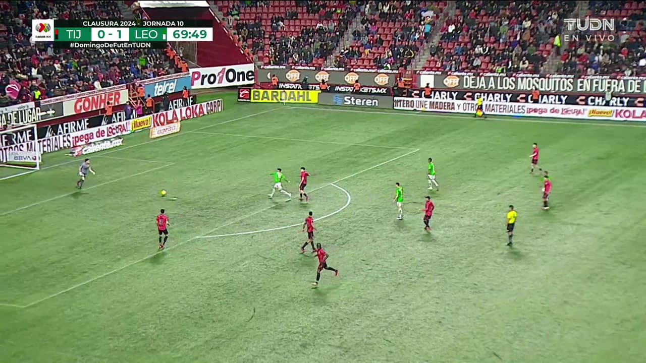 ¡TIRO ATAJADO! disparo por Federico Viñas.