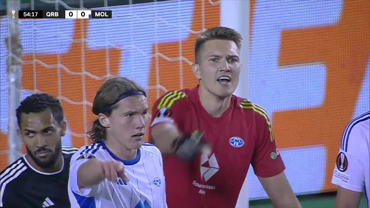 ¡TIRO ATAJADO! disparo por Abdellah Zoubir.