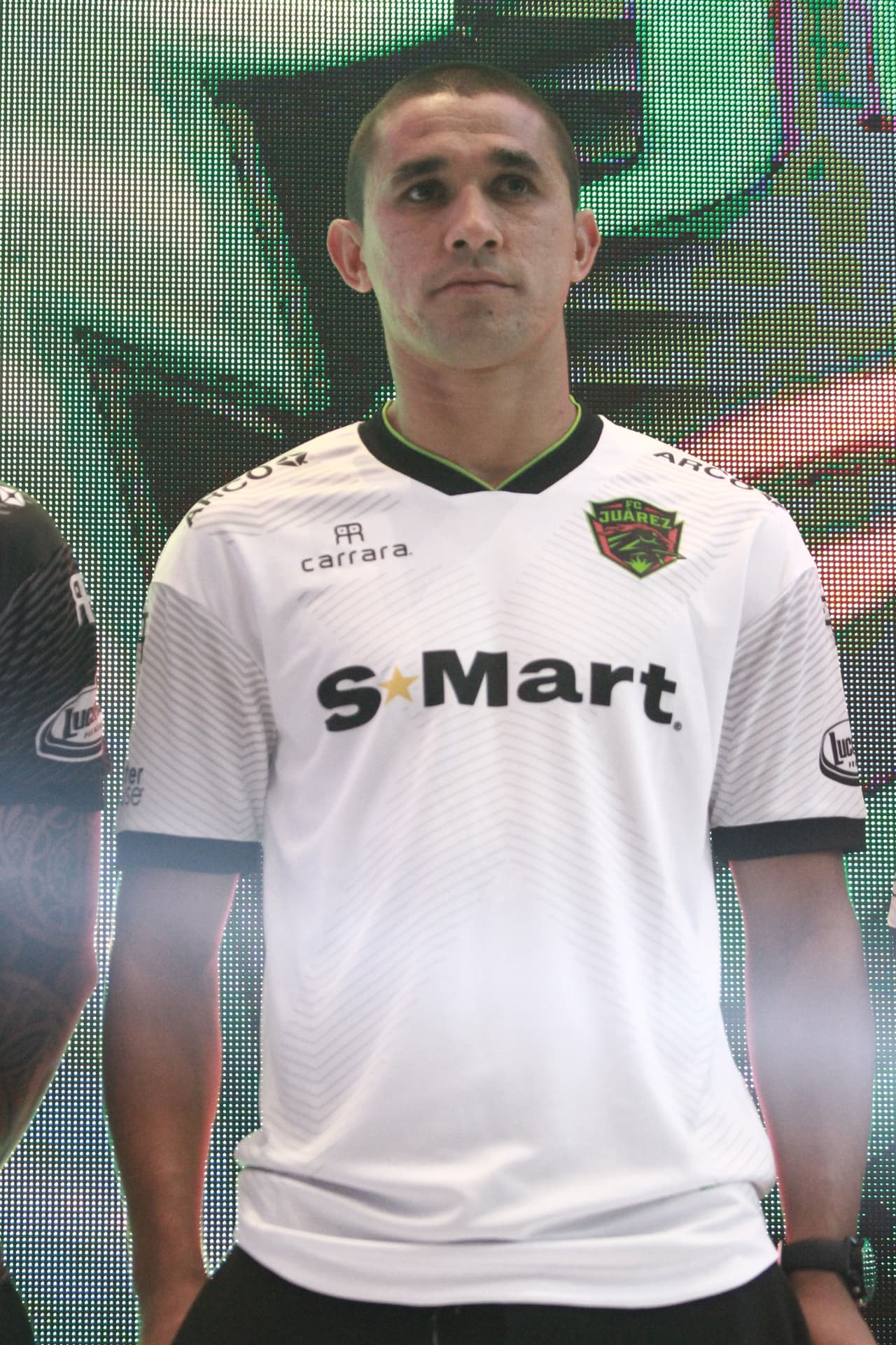 Los Bravos de Ciudad Juárez dieron a conocer sus uniformes para la que será una campaña muy especial, la de su debut en la máxima categoría del balompié mexicano. El equipo fronterizo mostró las tres equipaciones que plantea utilizar a lo largo del Apertura 2019, buscando cautivar a sus aficionados, para que compren las camisetas como pan caliente.