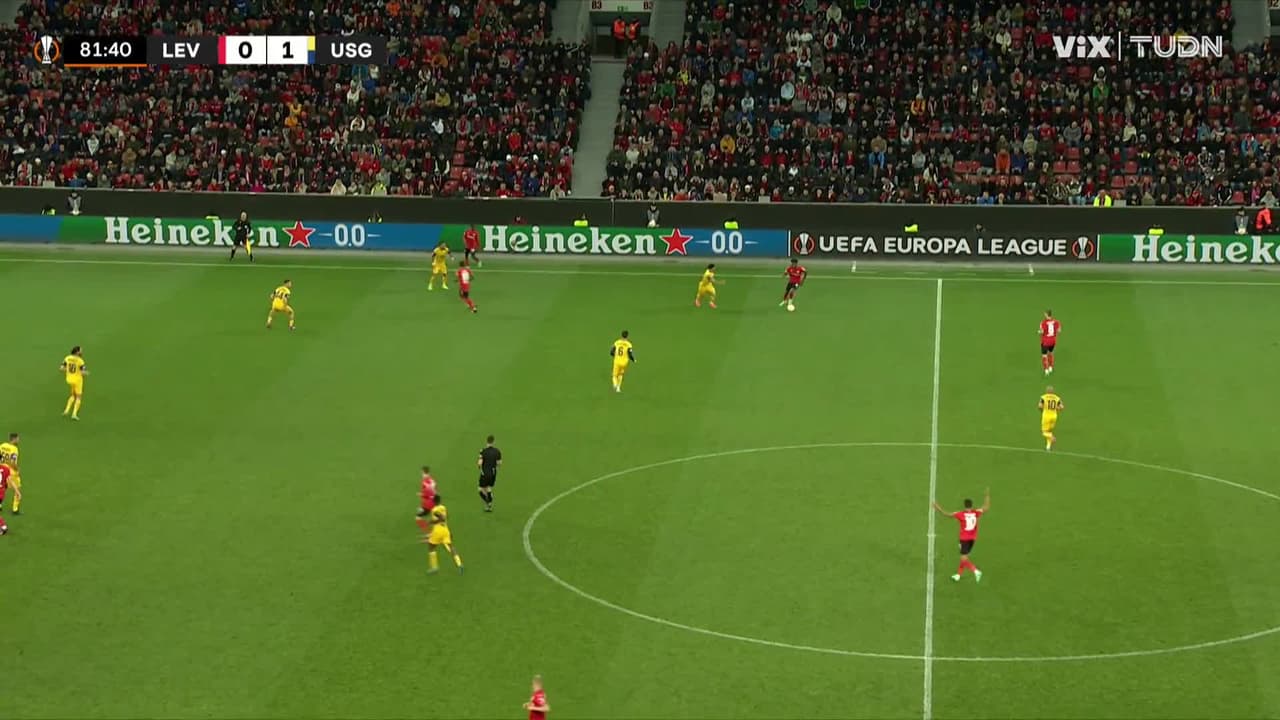 ¡Golazo del Bayer! Wirtz empató con gran definición al rincón