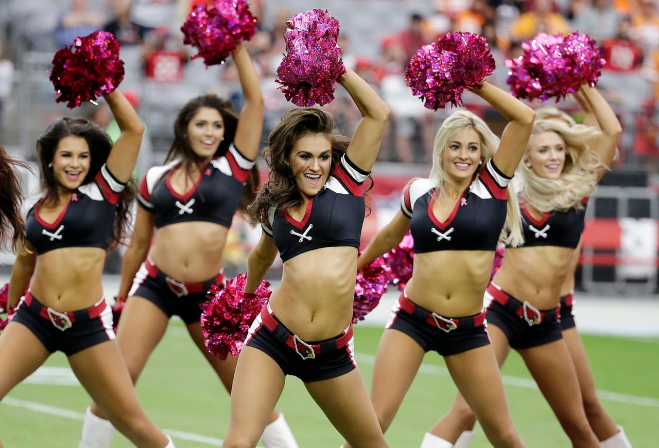 Son hermosas, tienen energía y sus bailes le dan alegría al ambiente en los estadios de la NFL: sin duda, las porristas tienen un papel muy especial para el espectáculo del fútbol americano.
