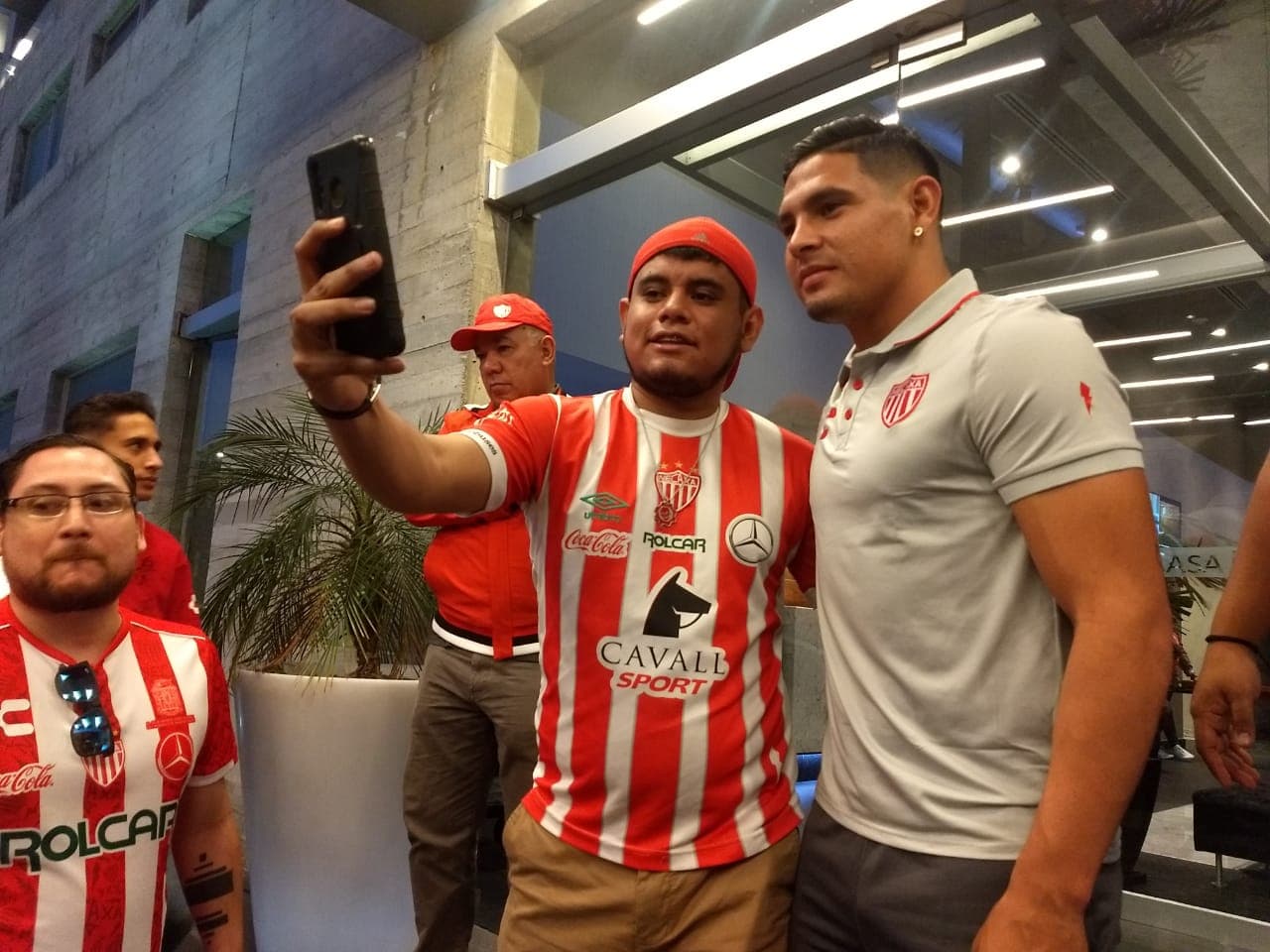 Cae la noche y el Estadio Corregidora se prepara para albergar la vuelta de los cuartos de final entre Querétaro y Necaxa.
