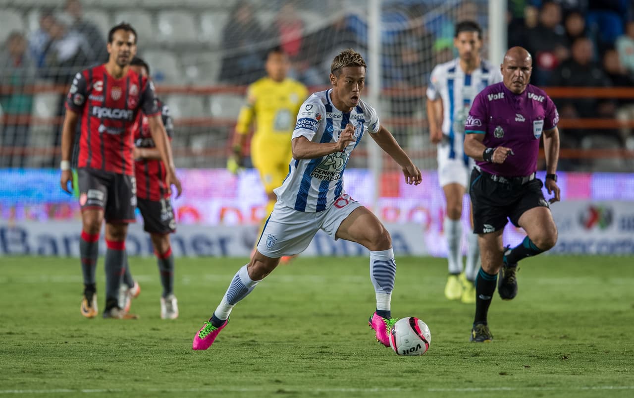 Pachuca y Necaxa empataron sin goles en un partido en el que las defensas de ambos equipos supieron imponer condiciones.