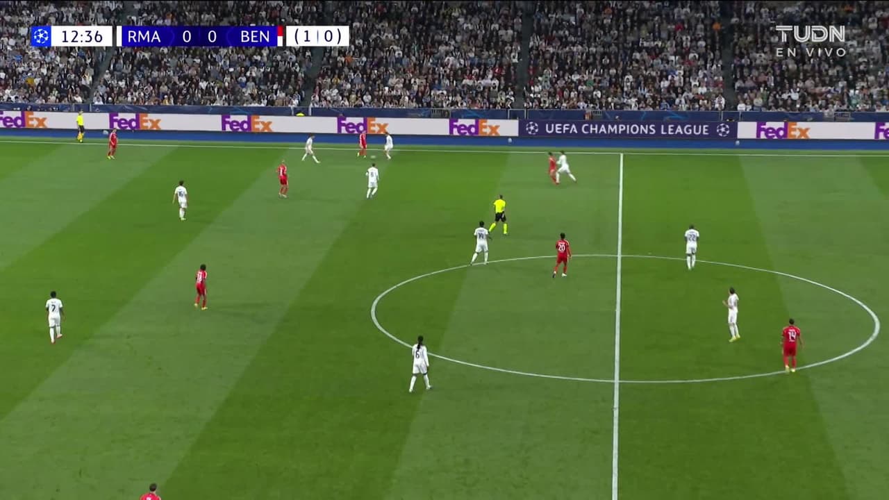 ¡GOL!  anota para Benfica. Rafa