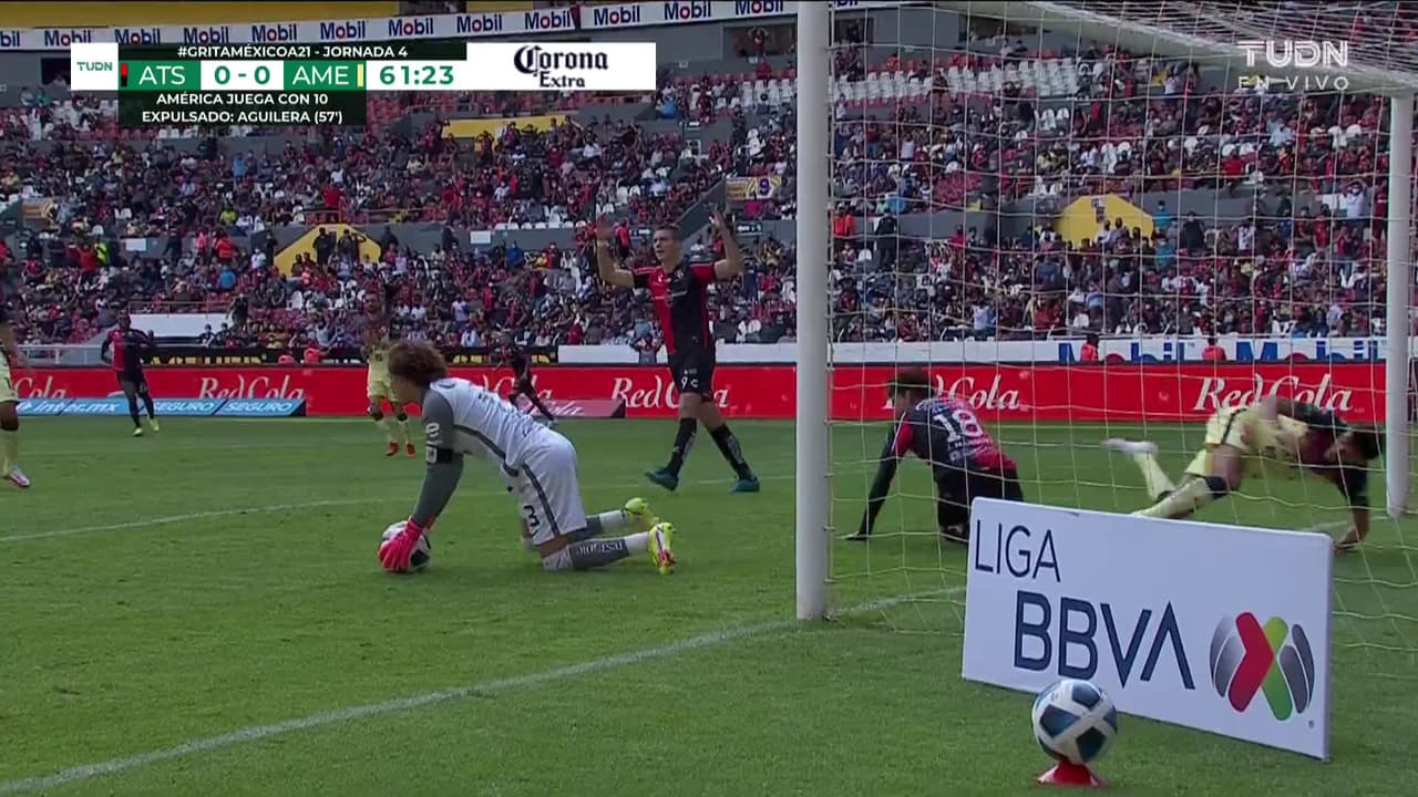 ¡TIRO ATAJADO! disparo por Jairo Torres.