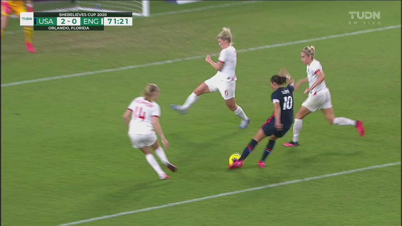 ¿Cómo lo hizo Carli Lloyd? Jugada de crack que casi termina en un magnífico gol