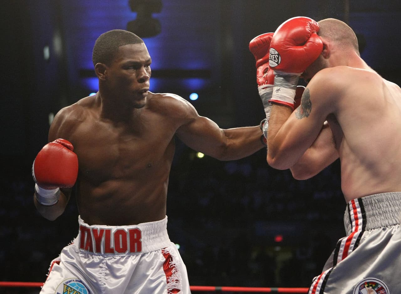 El excampeón Jermain Taylor fue detenido tras golpear y agredir a una mujer con cuchillo