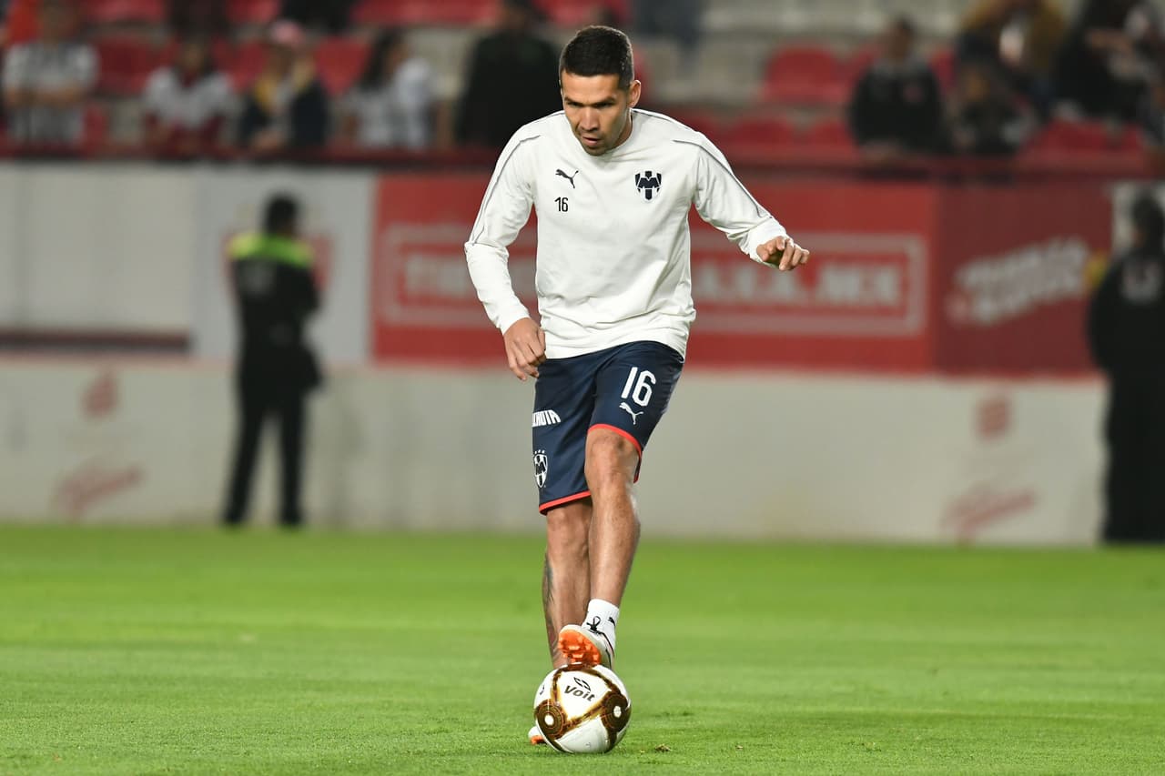 Celso Ortiz entrena con normalidad para medirse al Liverpool