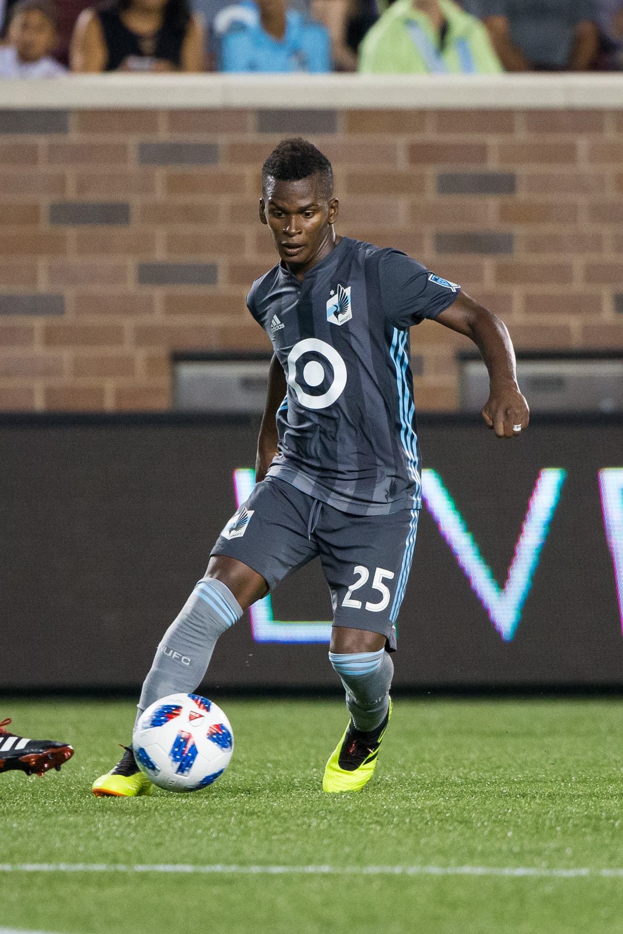 Carlos Darwin Quintero es otro de los recién llegados a la MLS que tiene enorme aceptación entre el público. El número 25 de Minnesota United ocupa el puesto 23 en ventas. (USA Today Images)