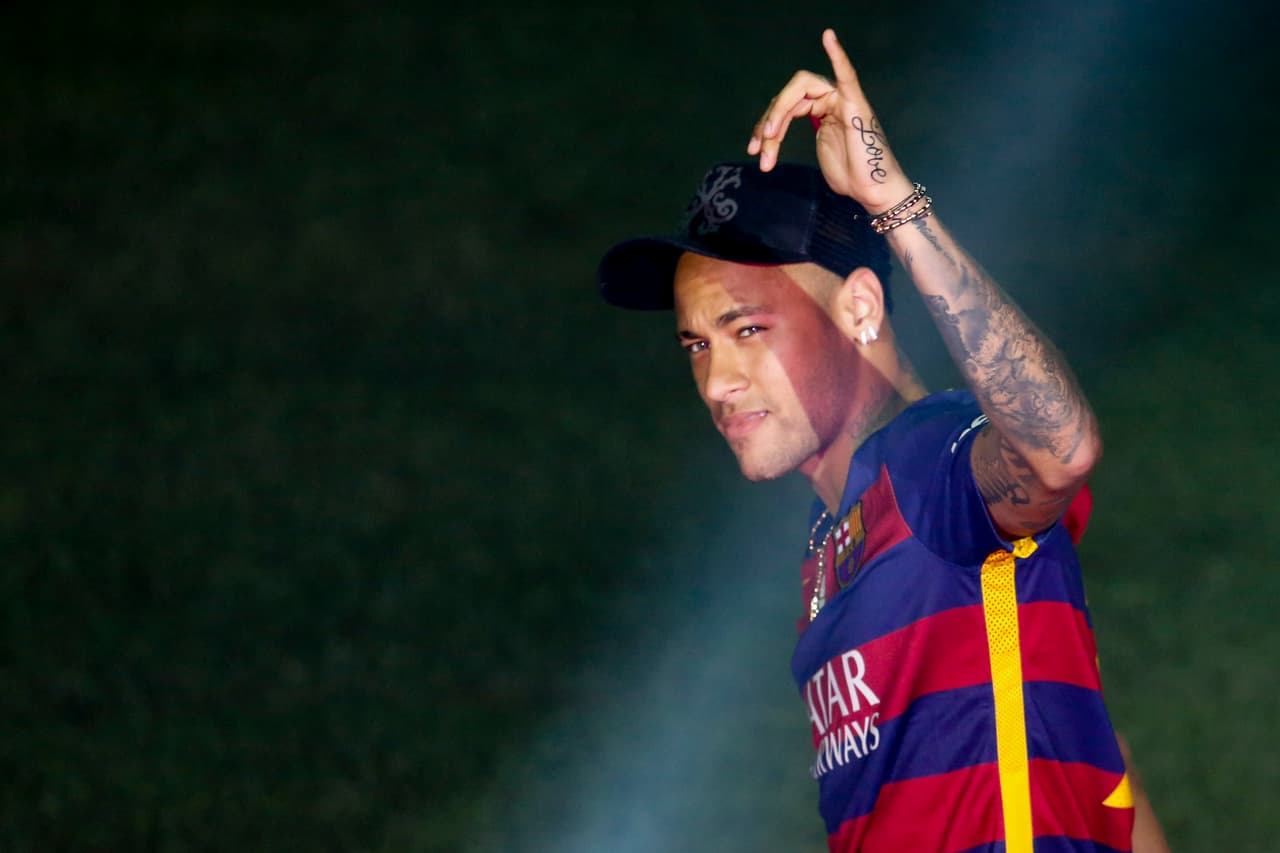 NEYMAR: El brasileño completa el tridente del Barcelona, y después de conseguir la medalla de oro en Juegos Olímpicos, llega con los ánimos por los cielos para intentar ganar todos los títulos posibles con el Barcelona, por lo que será un jugador a seguir este torneo.