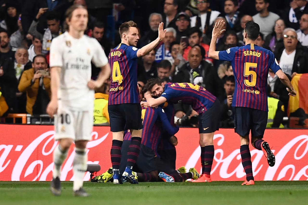Aunque al final el juez le dio autogol de Raphael Varane, el uruguayo estaba listo para empujar el balón a la red del arco de Navas.
