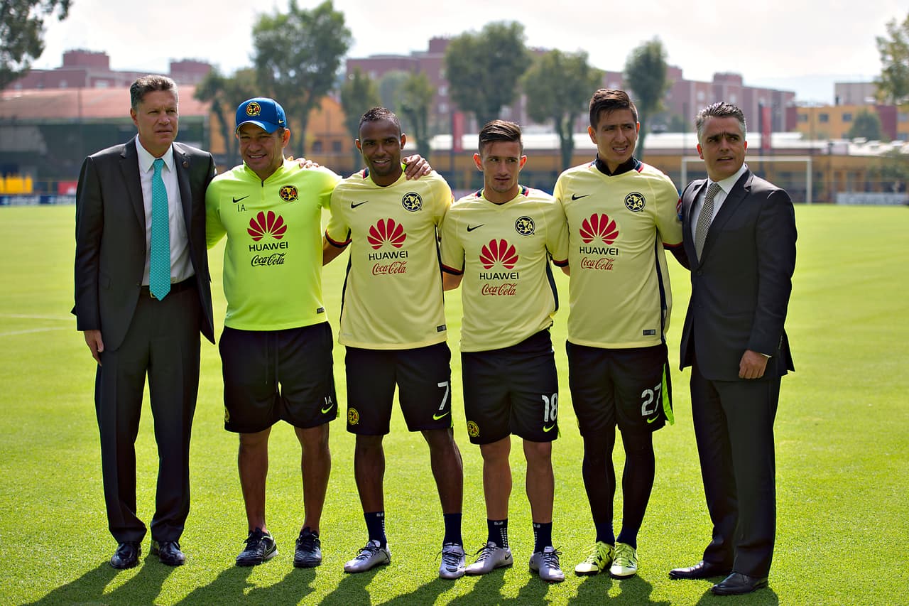 Este 2016 el conjunto de América cumple 100 años de existencia por lo que quiere celebrarlo con títulos y por eso decidió mantener a Nacho Ambriz en el equipo y traer tres nuevos refuerzo para lograr grandes resultados en el Clausura 2016.