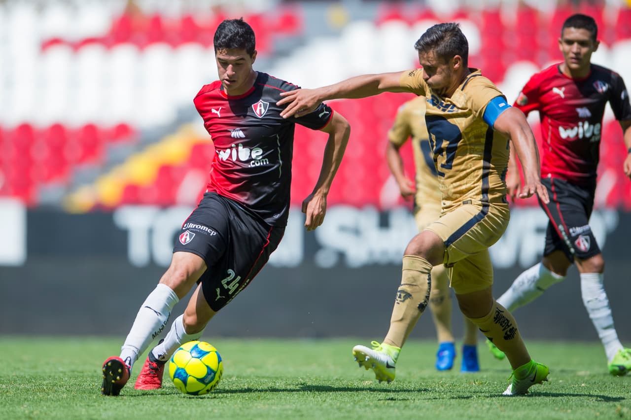 Andrés Iniestra fue el nombre que más llamó la atención cuando se confirmó su traspaso de Pumas a los Venados, de la Liga de Ascenso. Esta es su historia. Las redes sociales no tardaron en volcar su atención sobre el nuevo jugador de Venados.