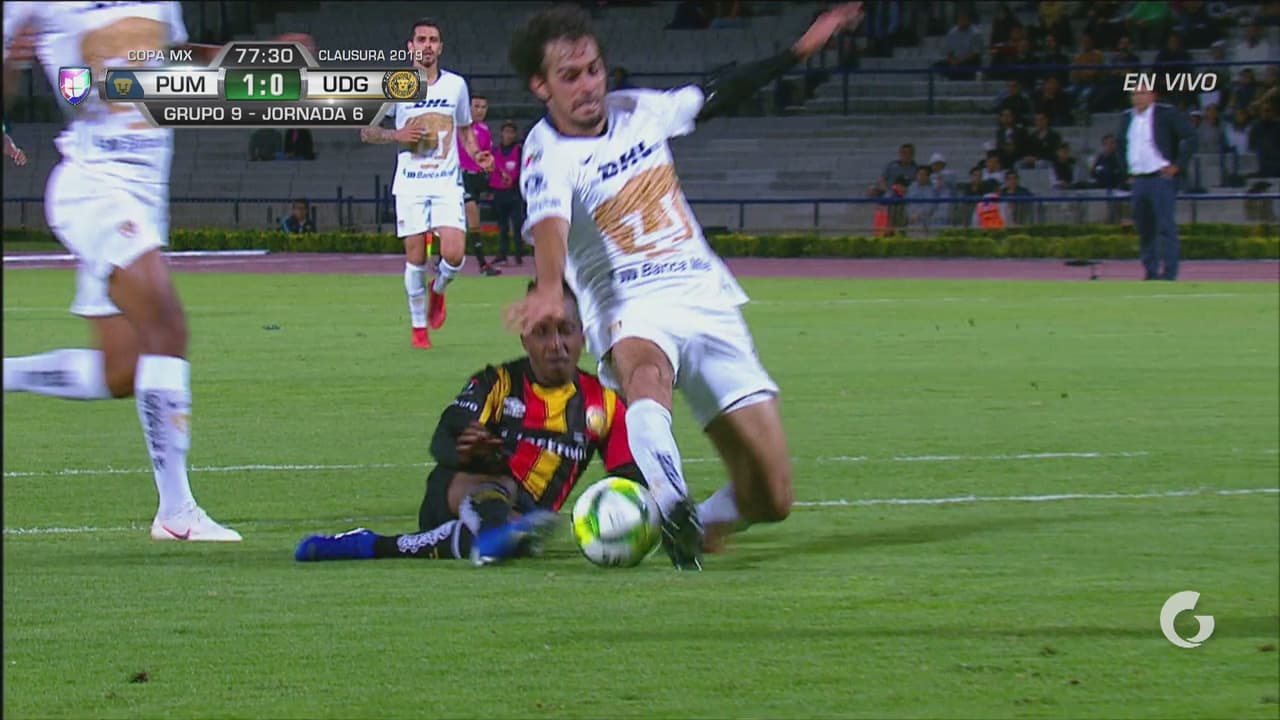 Pumas se salva del empate y se encienden alertas por Alejandro Arribas