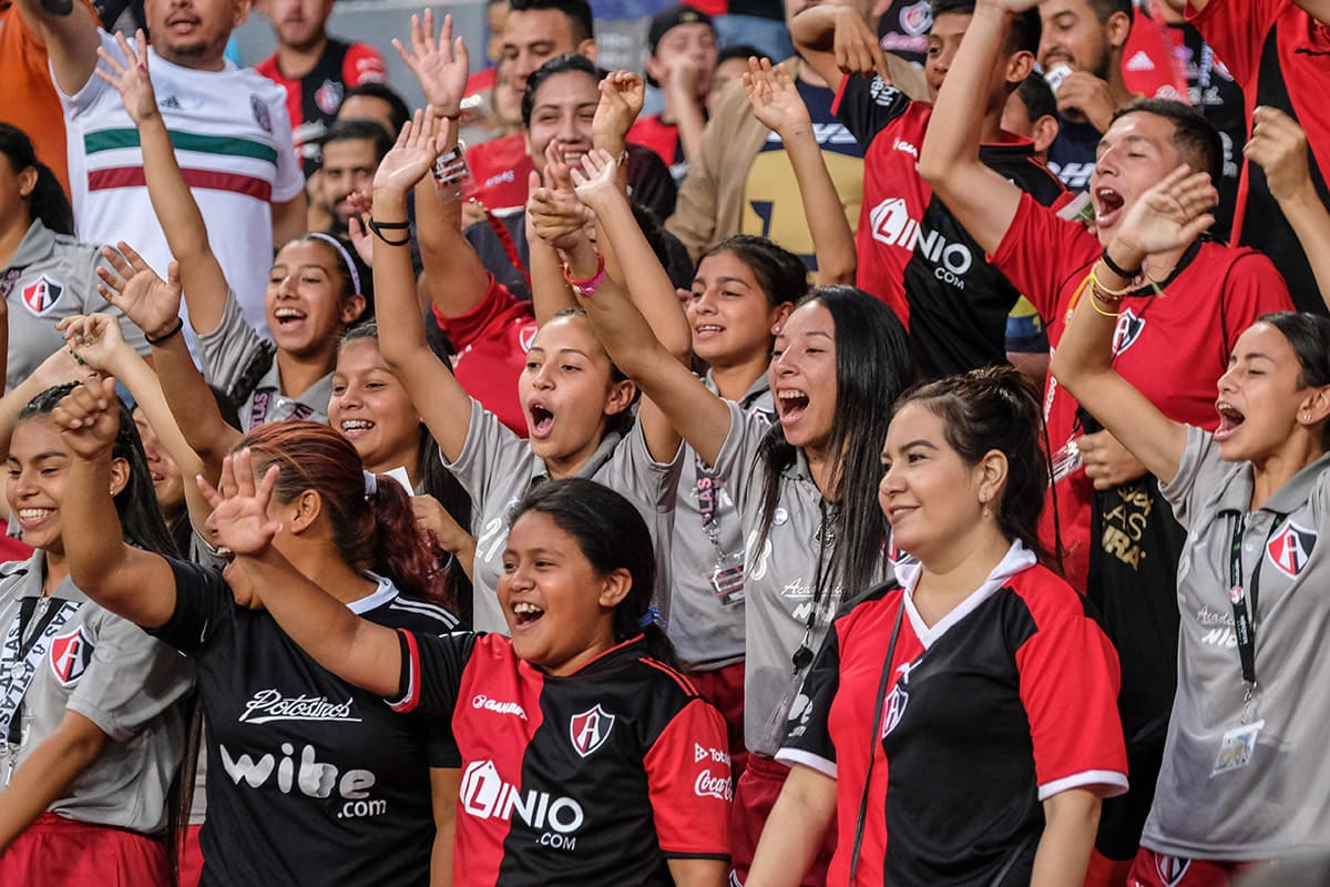 Fanáticos de Atlas en el Estadio Jalisco previo al encuentro contra Pumas UNAM por la jornada 3 del Apertura 2018 de la Liga MX.