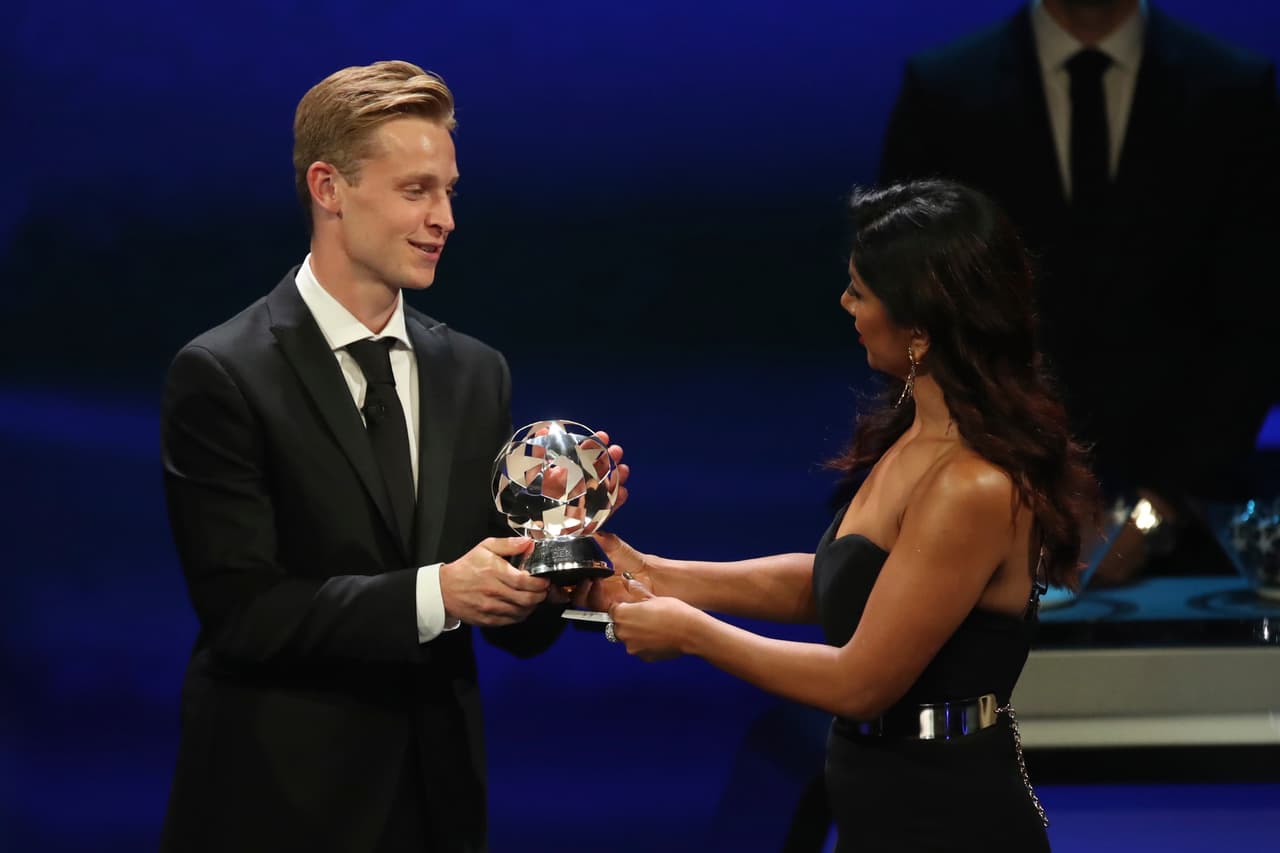 Frenkie De Jong fue nominado como el mejor mediocampista de la temporada 2018-2019.
