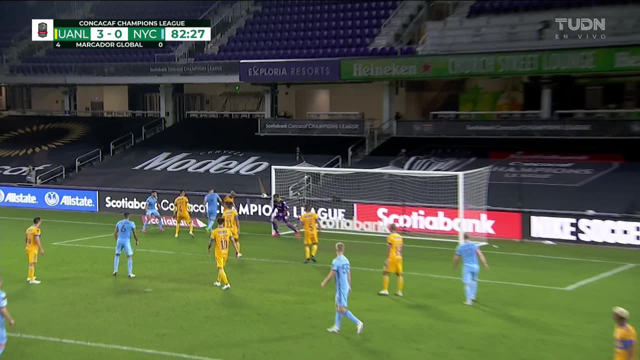 ¡TIRO ATAJADO! disparo por Maxine Chanot.