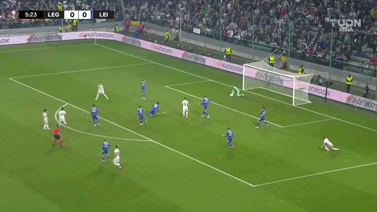 ¡TIRO ATAJADO! disparo por André Martins.