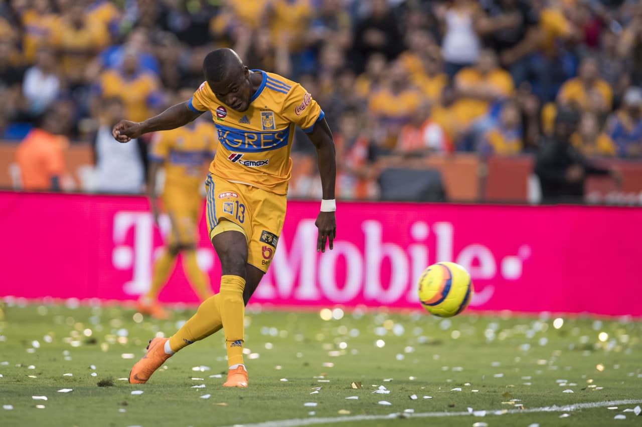 Pero la polémica no terminó ahí, unos minutos más tarde André Gignac filtó un esférico a Enner Valencia que marcó el 1-1 en claro fuera de lugar.
