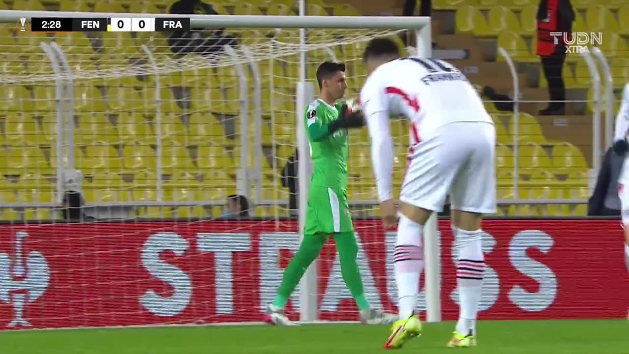 ¡TIRO ATAJADO! disparo por Rafael Borré.