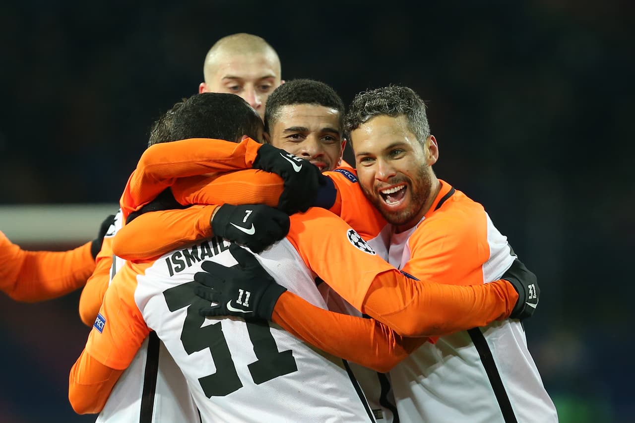 Shakhtar clasifica a costa del invicto del Manchester City
