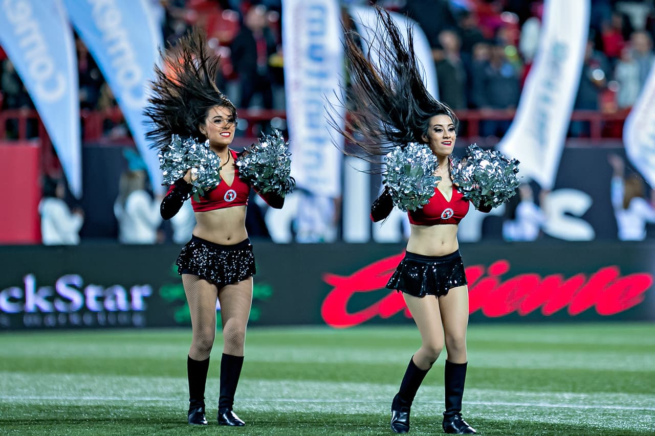 La belleza de las porristas en la fecha 5