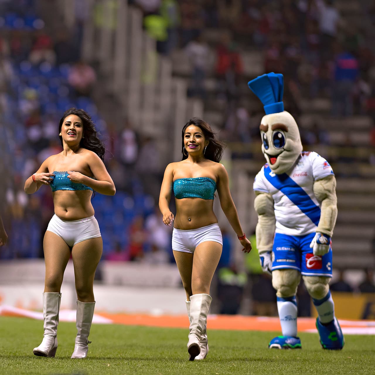 La belleza de las porristas en la fecha 5