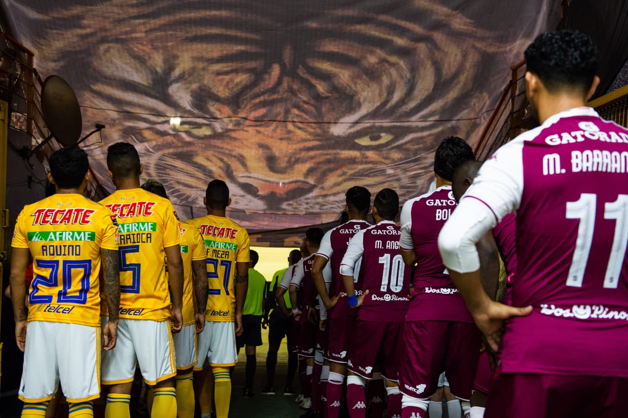 La fiesta del duelo de vuelta de Tigres contra Saprissa por los Octavos de final de la Liga de Campeones de Concacaf tuvo un color especial, que sintió el rugido de los fanáticos.